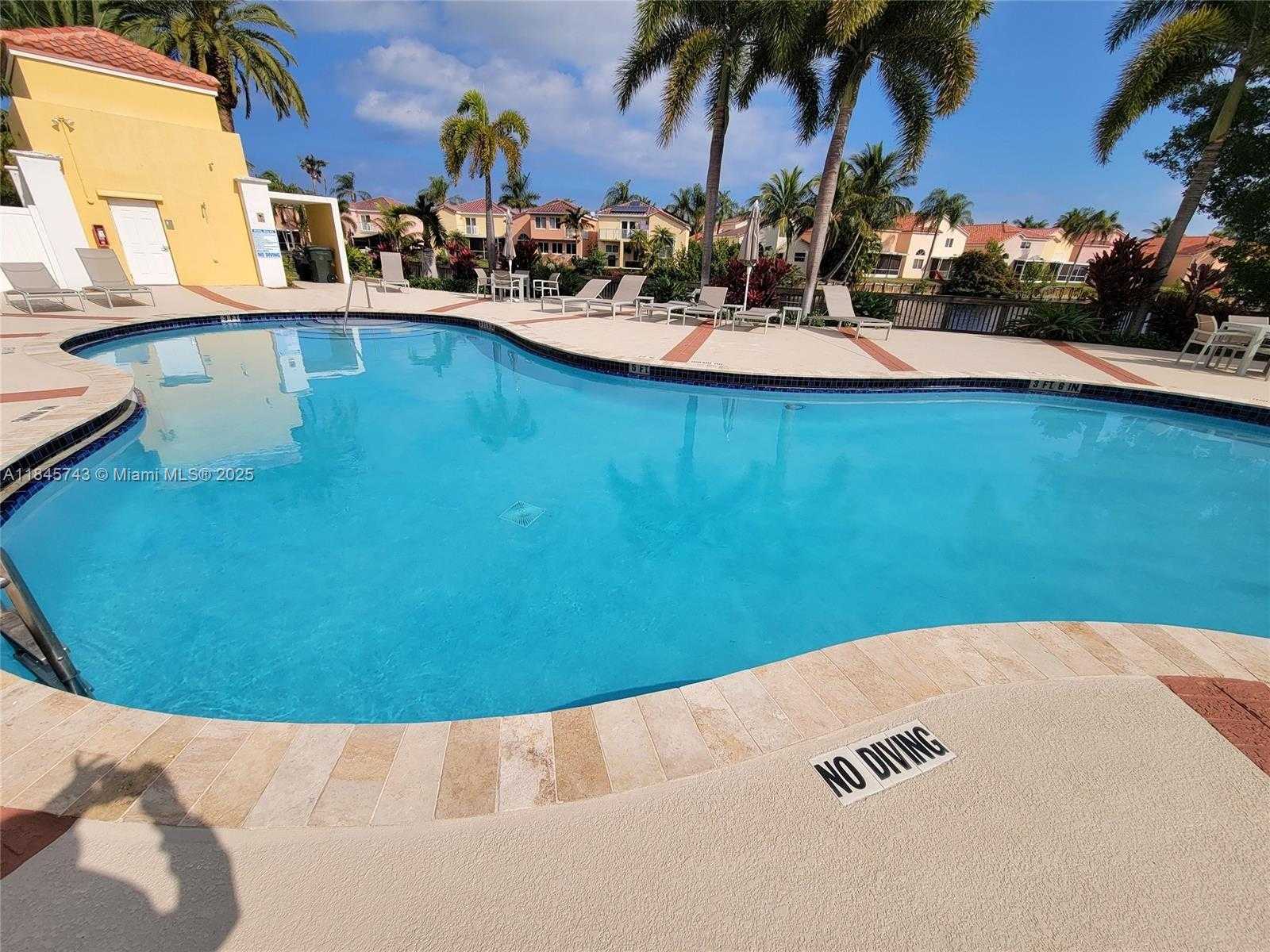 Small Image of 1090 SOUTH EAST 6TH AVE, Dania Beach Number 34