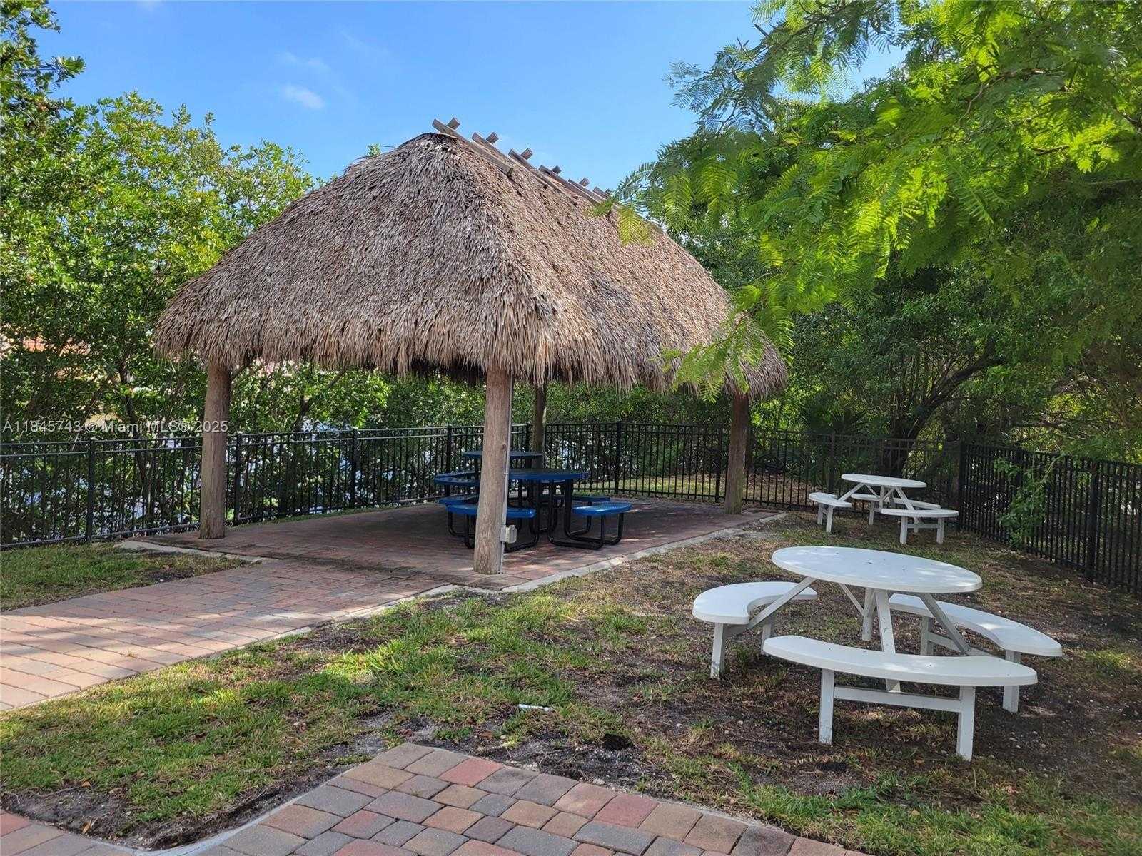 Small Image of 1090 SOUTH EAST 6TH AVE, Dania Beach Number 35