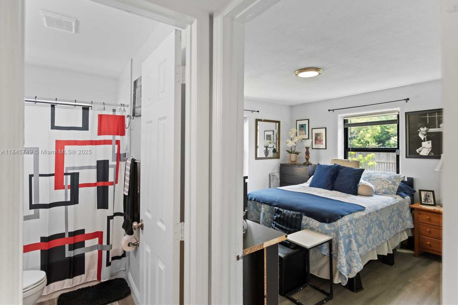 Small Image of 2407 DEWEY ST, Hollywood Number 18