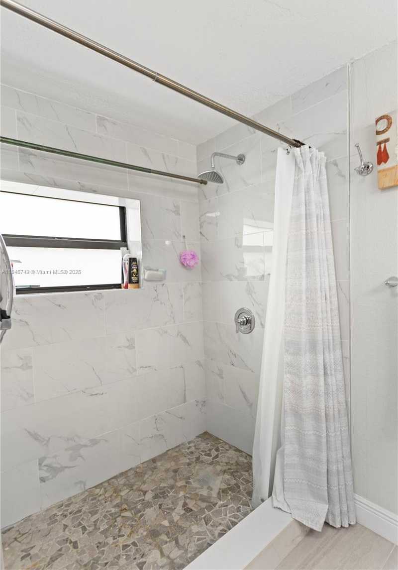 Small Image of 2407 DEWEY ST, Hollywood Number 36