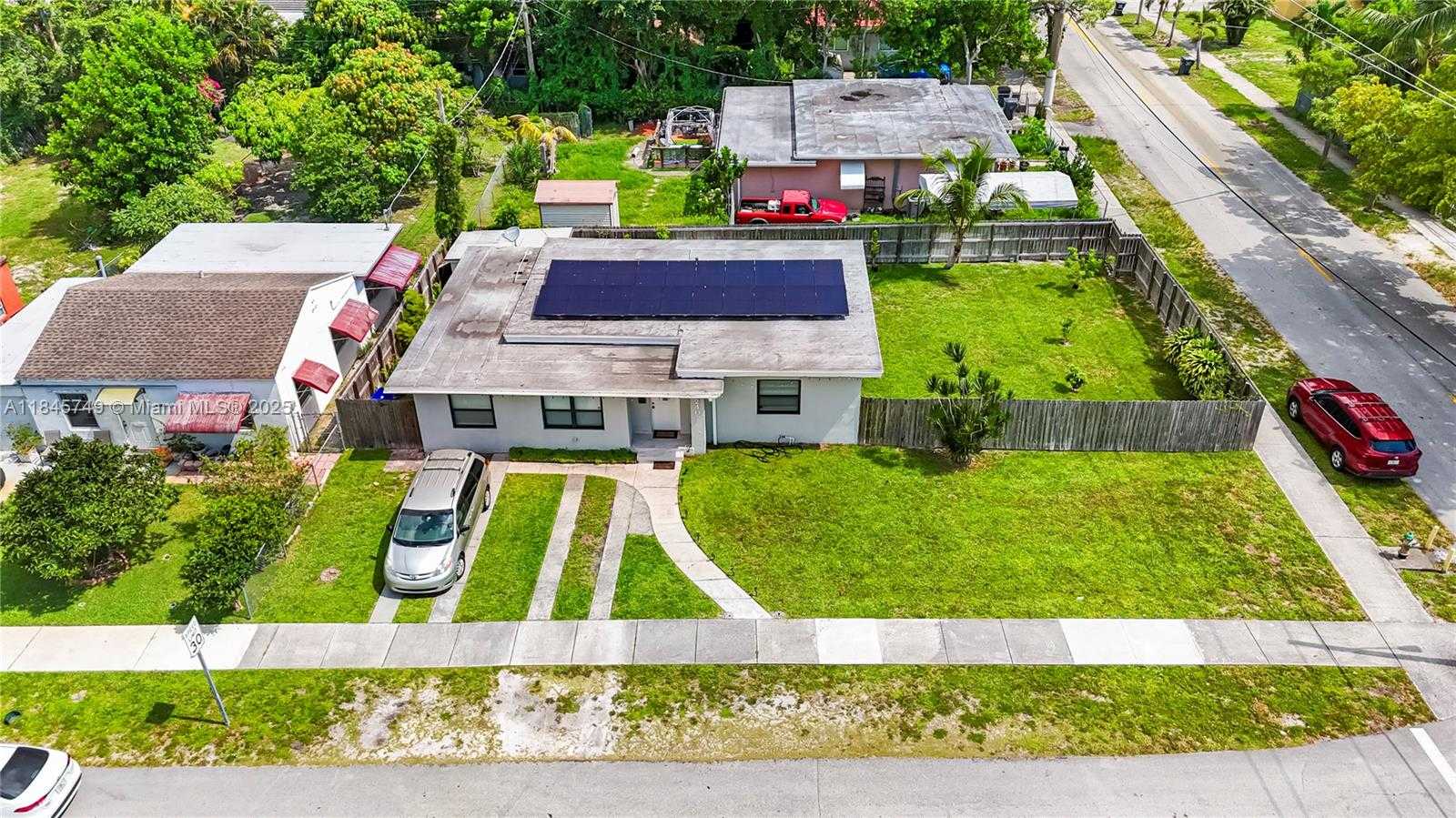 Small Image of 2407 DEWEY ST, Hollywood Number 45