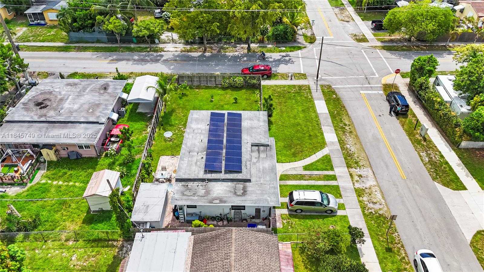 Small Image of 2407 DEWEY ST, Hollywood Number 48