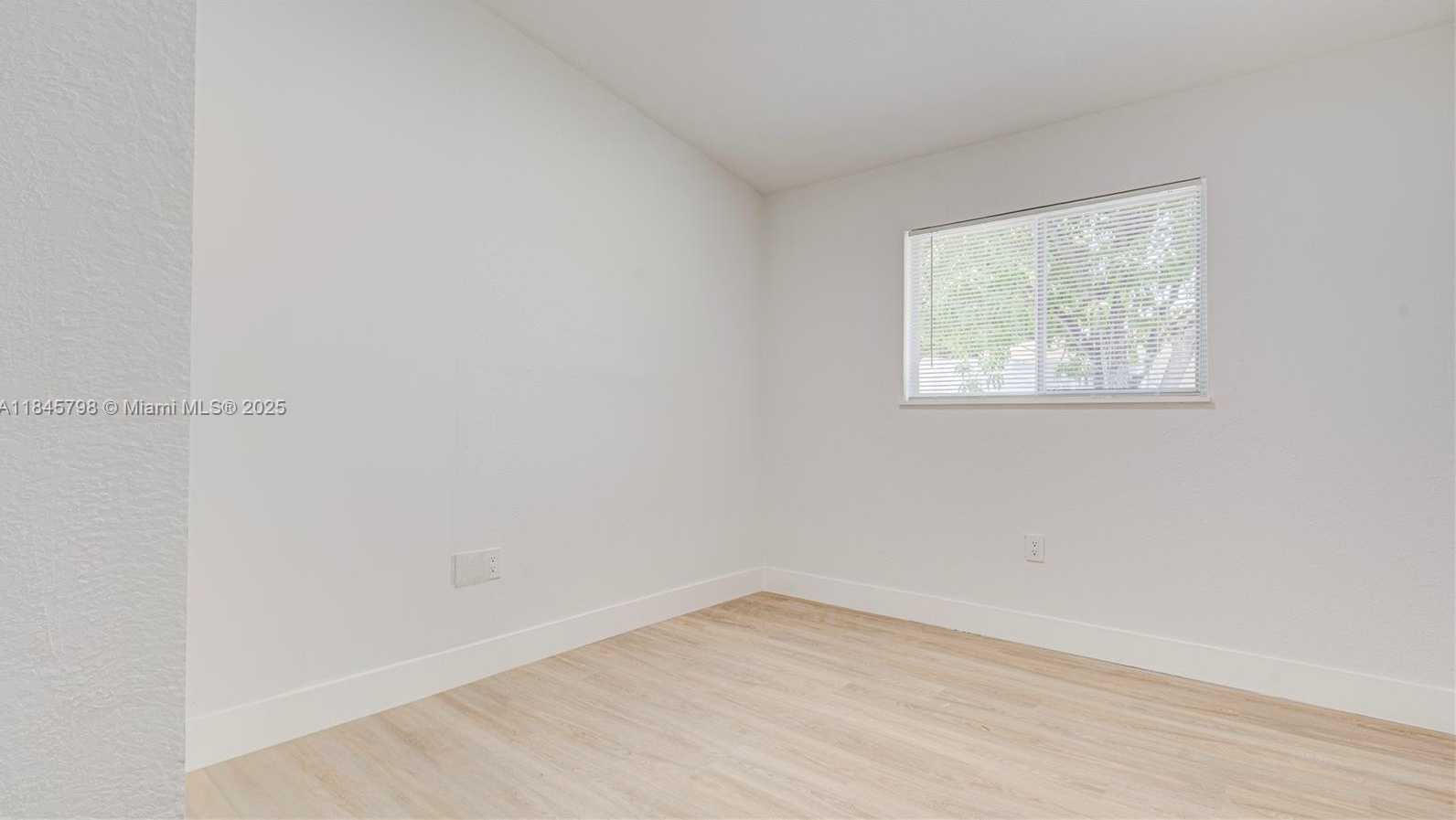 Small Image of 1516 NORTH WEST 19TH AVE, Fort Lauderdale Number 14