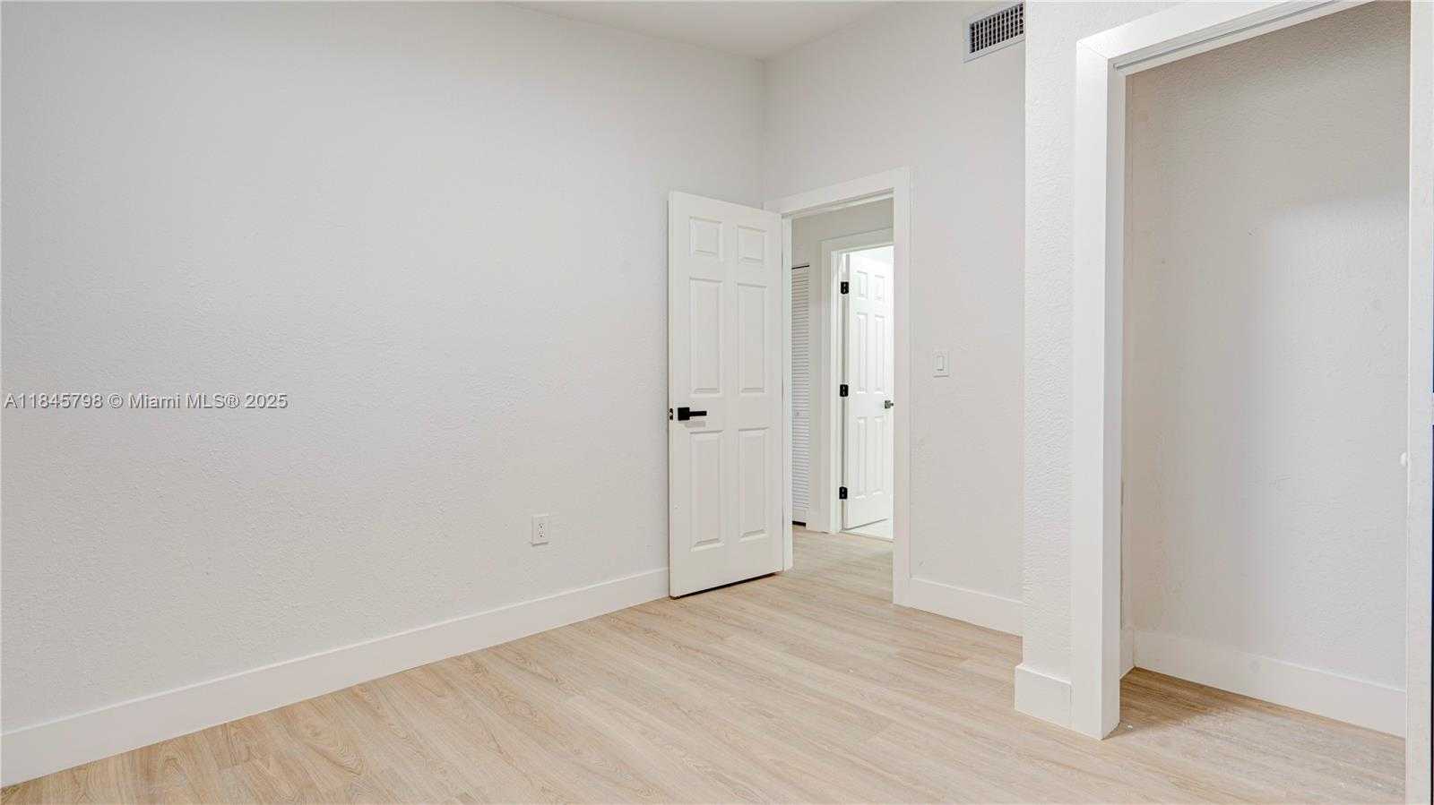 Small Image of 1516 NORTH WEST 19TH AVE, Fort Lauderdale Number 16