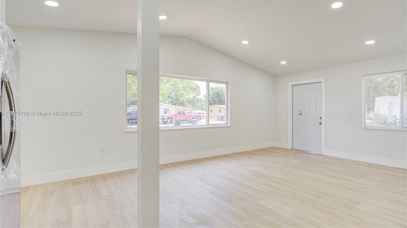 Small Image of 1516 NORTH WEST 19TH AVE, Fort Lauderdale Number 8