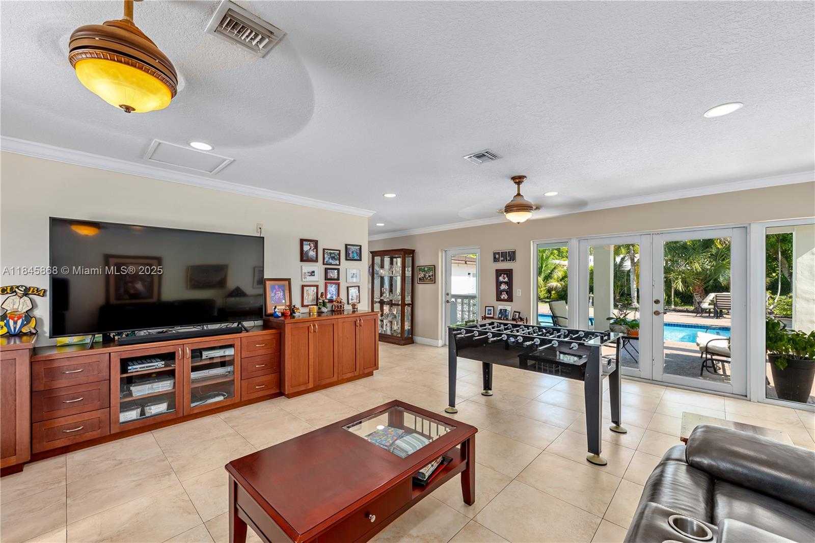 Small Image of 6960 SOUTH WEST 148TH TER, Palmetto Bay Number 25