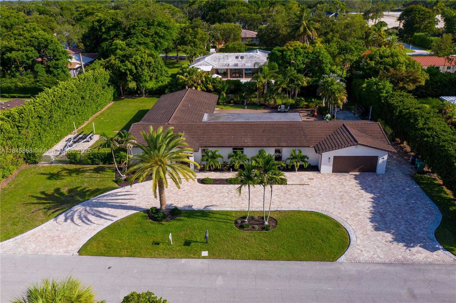 Small Image of 6960 SOUTH WEST 148TH TER, Palmetto Bay Number 3