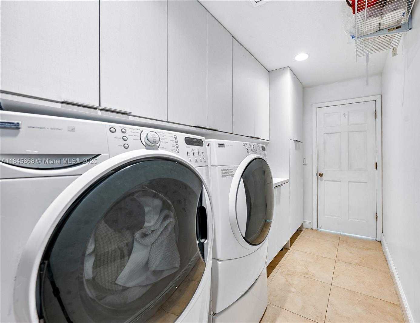 Small Image of 6960 SOUTH WEST 148TH TER, Palmetto Bay Number 31