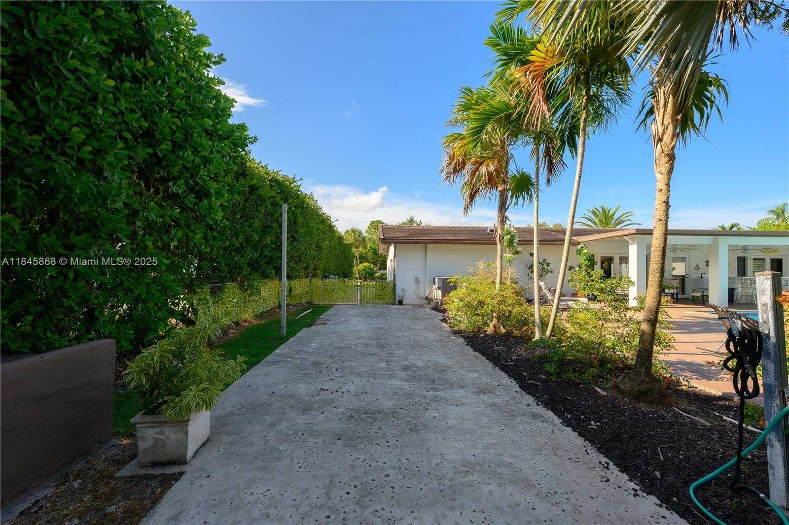 Small Image of 6960 SOUTH WEST 148TH TER, Palmetto Bay Number 32