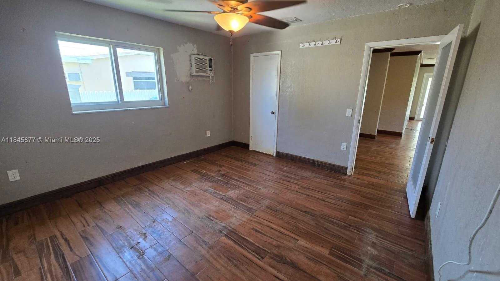 Small Image of 2441 WEST 10TH AVE, Hialeah Number 11