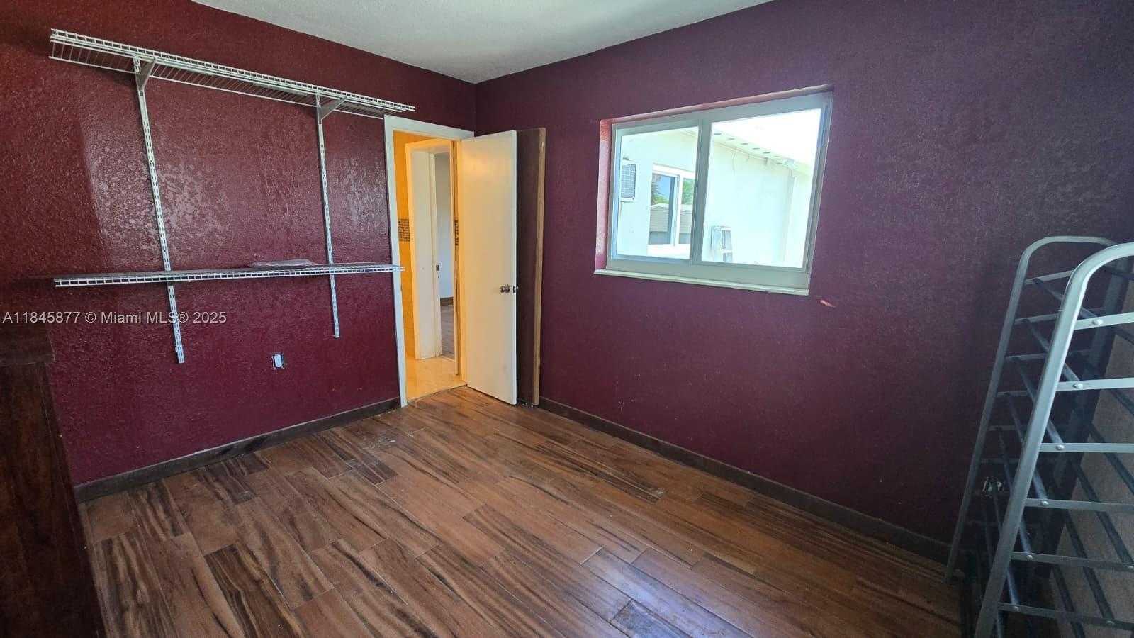 Small Image of 2441 WEST 10TH AVE, Hialeah Number 16