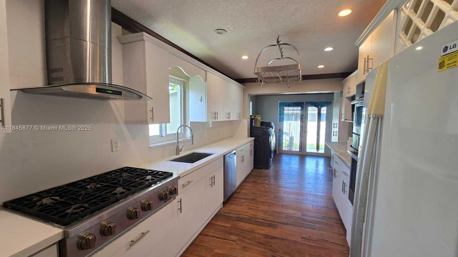 Small Image of 2441 WEST 10TH AVE, Hialeah Number 24