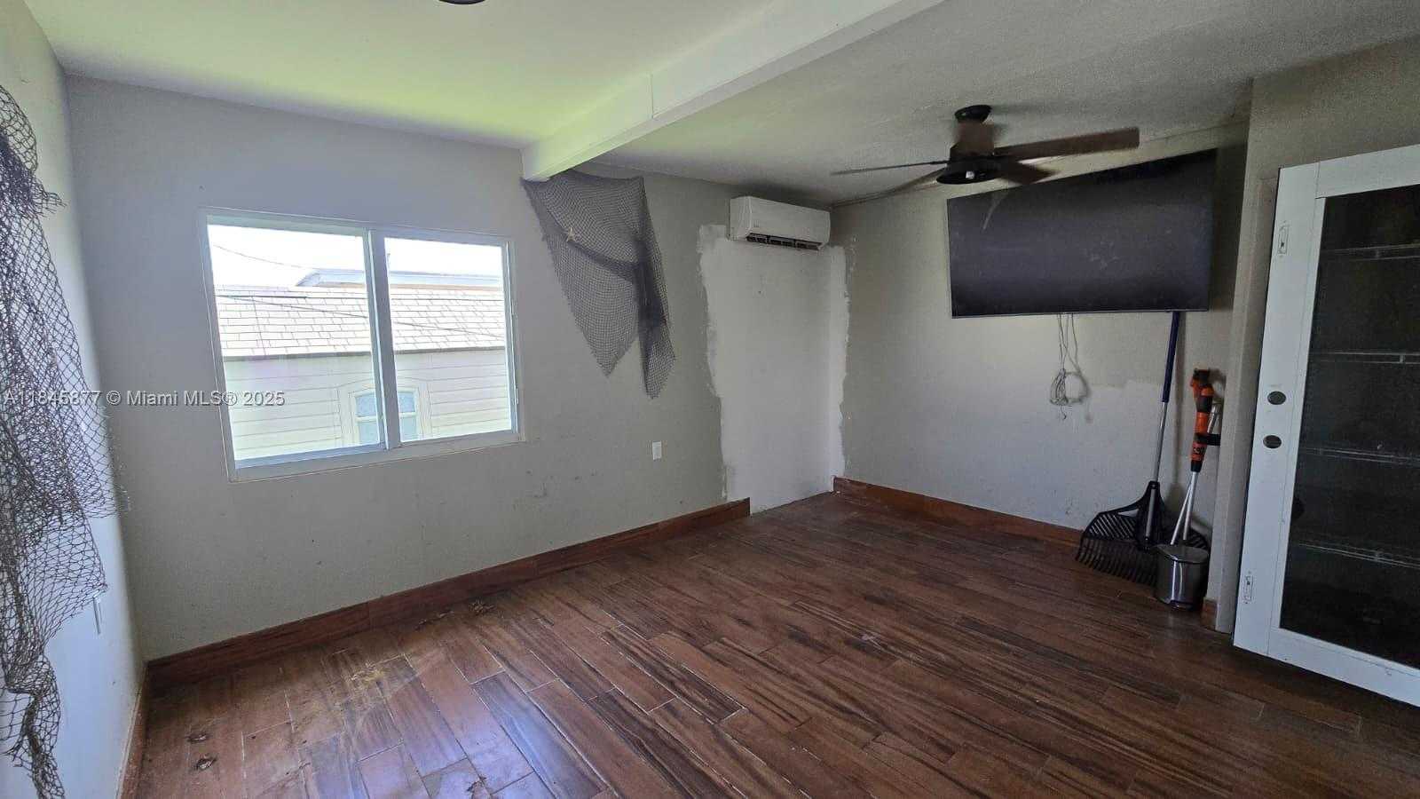 Small Image of 2441 WEST 10TH AVE, Hialeah Number 28