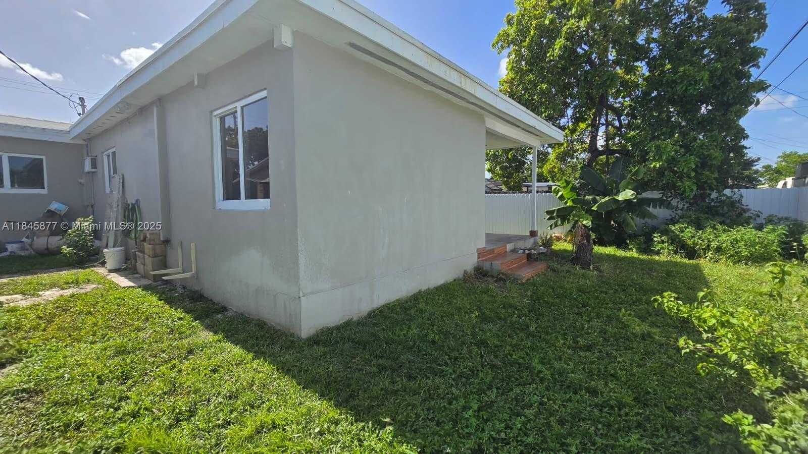 Small Image of 2441 WEST 10TH AVE, Hialeah Number 34