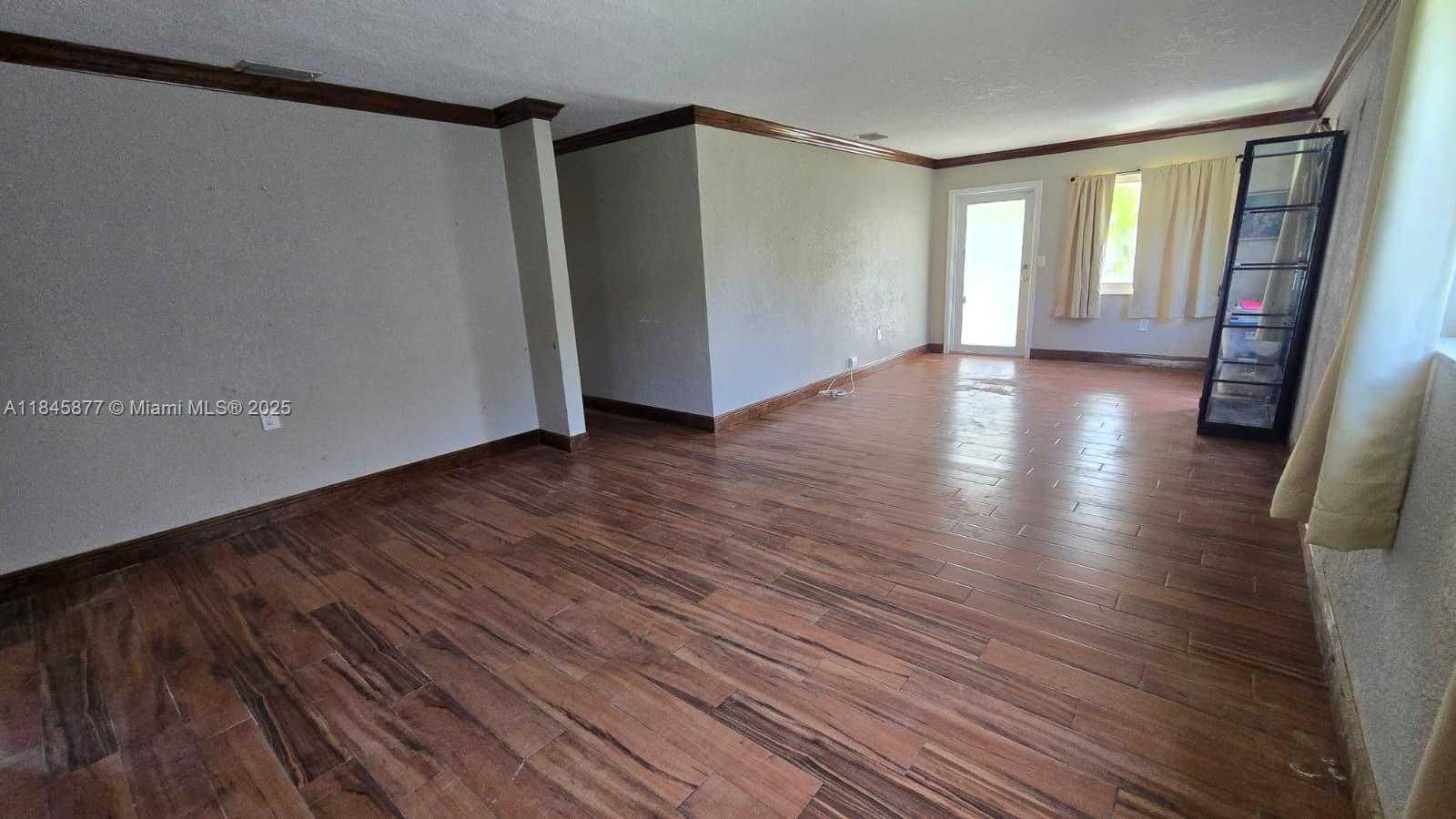 Small Image of 2441 WEST 10TH AVE, Hialeah Number 8