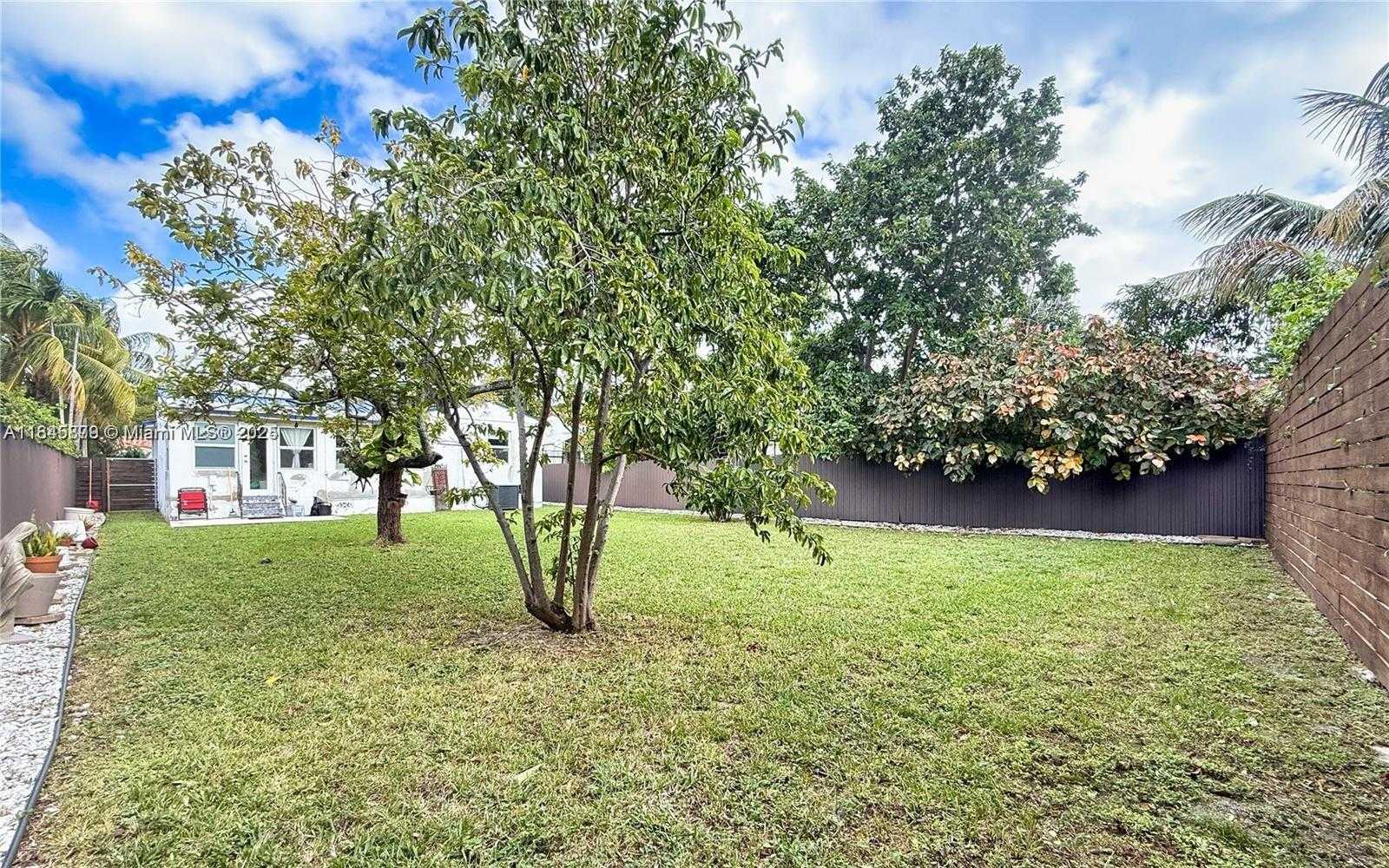 Small Image of 2110 SOUTH WEST 11TH ST, Miami Number 19