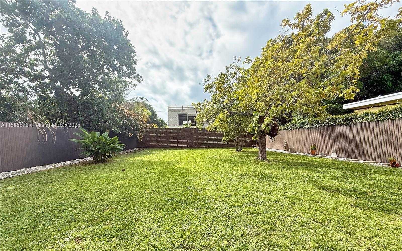 Small Image of 2110 SOUTH WEST 11TH ST, Miami Number 21