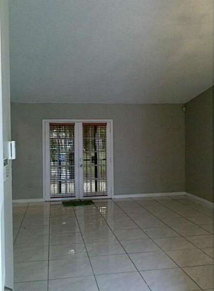 Small Image of 3060 NORTH WEST 204TH LN, Miami Gardens Number 2