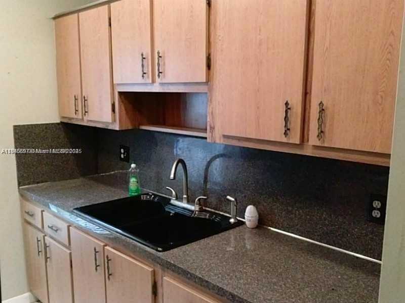 Small Image of 3060 NORTH WEST 204TH LN, Miami Gardens Number 3