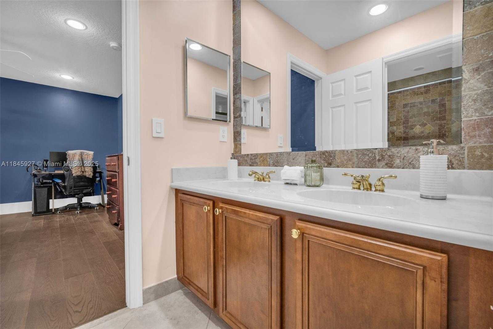 Small Image of 3844 WEST HIBISCUS ST, Weston Number 47