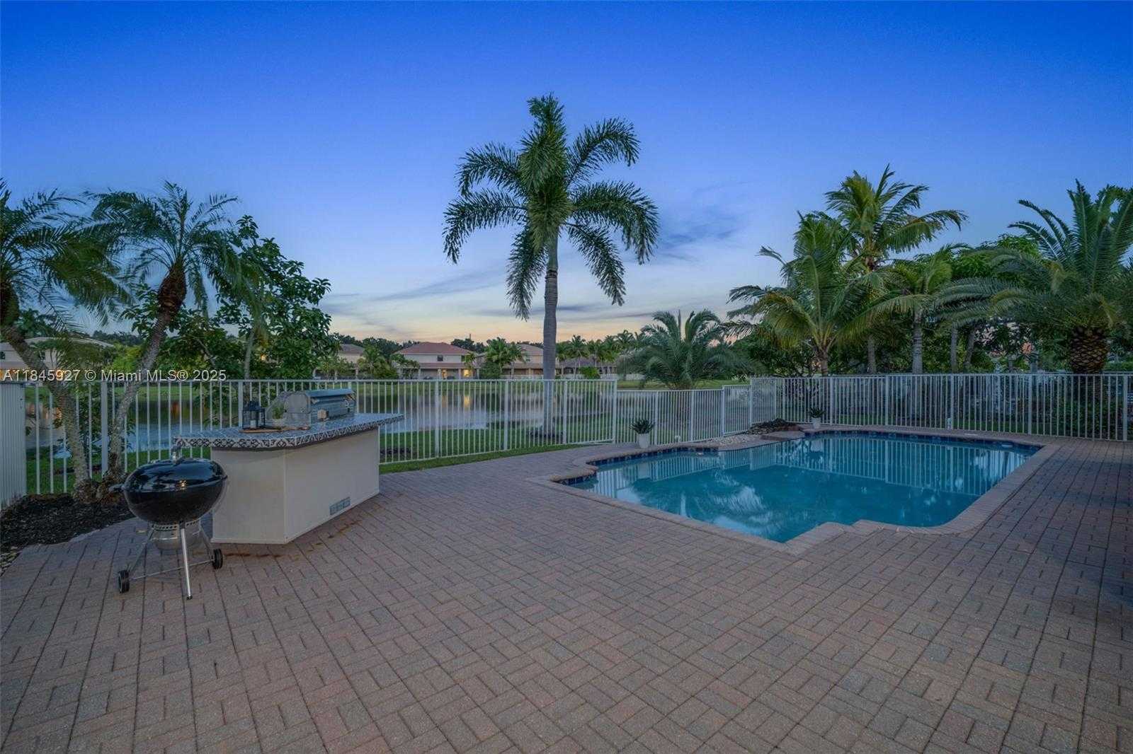Small Image of 3844 WEST HIBISCUS ST, Weston Number 80