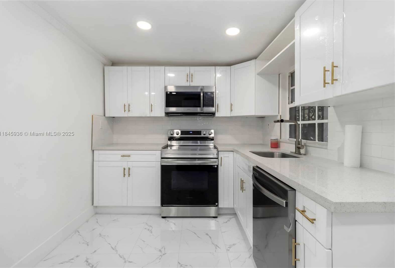 Small Image of 6237 SOUTH WEST 22ND ST, Miramar Number 2