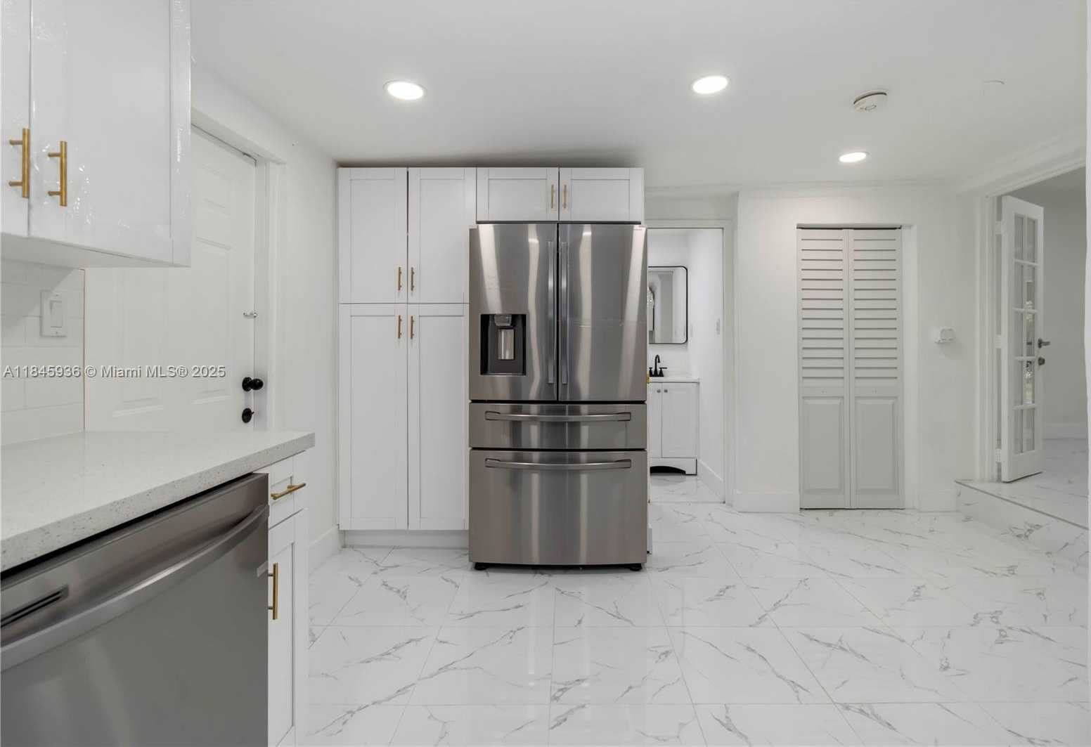 Small Image of 6237 SOUTH WEST 22ND ST, Miramar Number 3