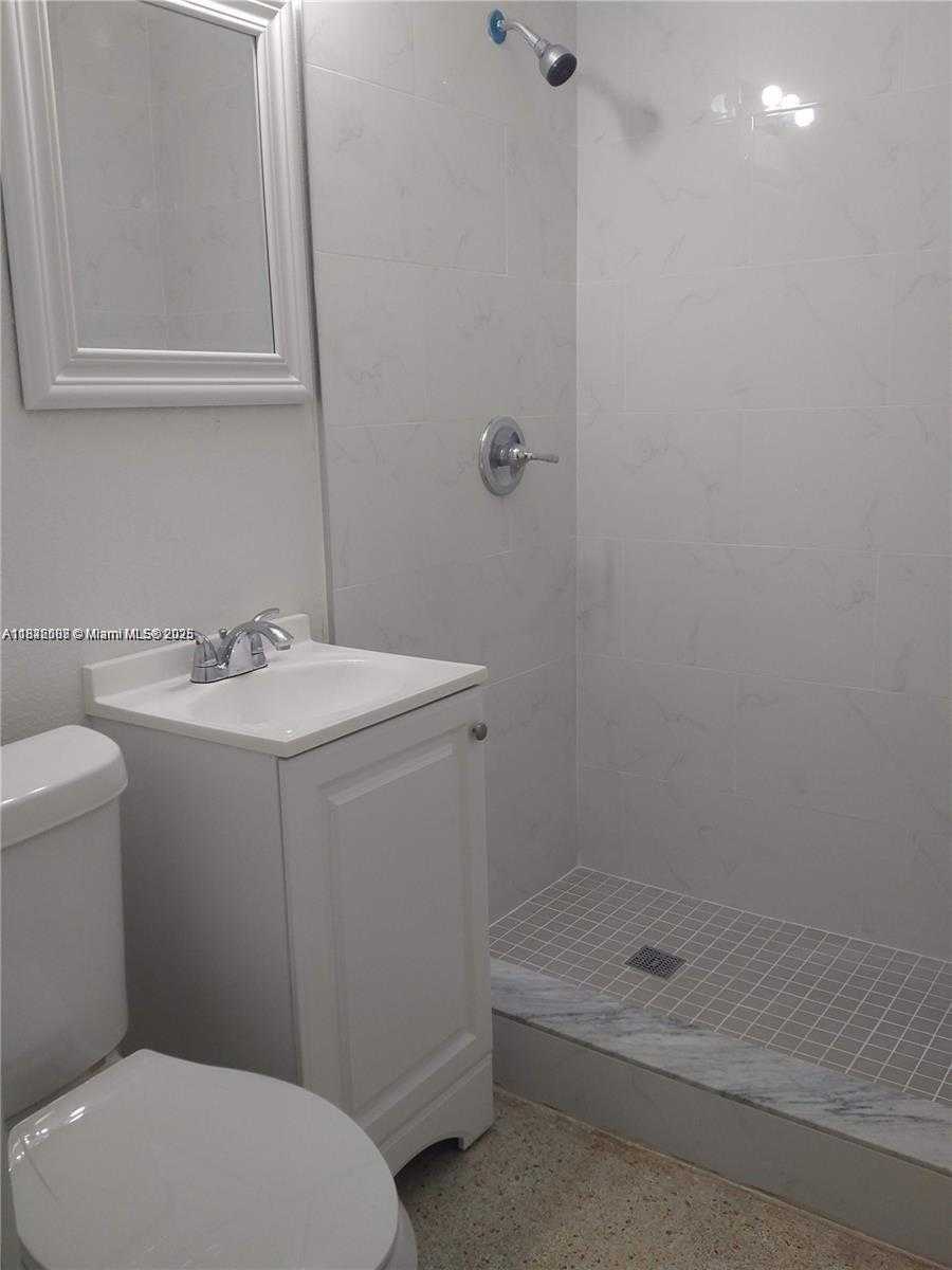 Small Image of 2840 SOUTH WEST 8TH ST, Fort Lauderdale Number 12