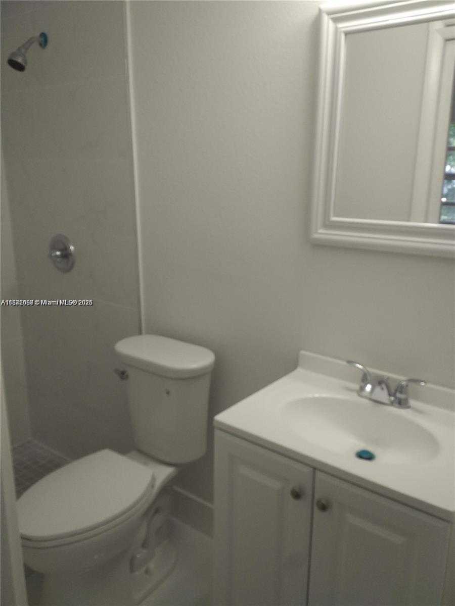 Small Image of 2840 SOUTH WEST 8TH ST, Fort Lauderdale Number 19
