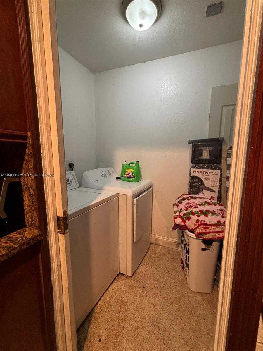 Small Image of 2840 SOUTH WEST 8TH ST, Fort Lauderdale Number 26