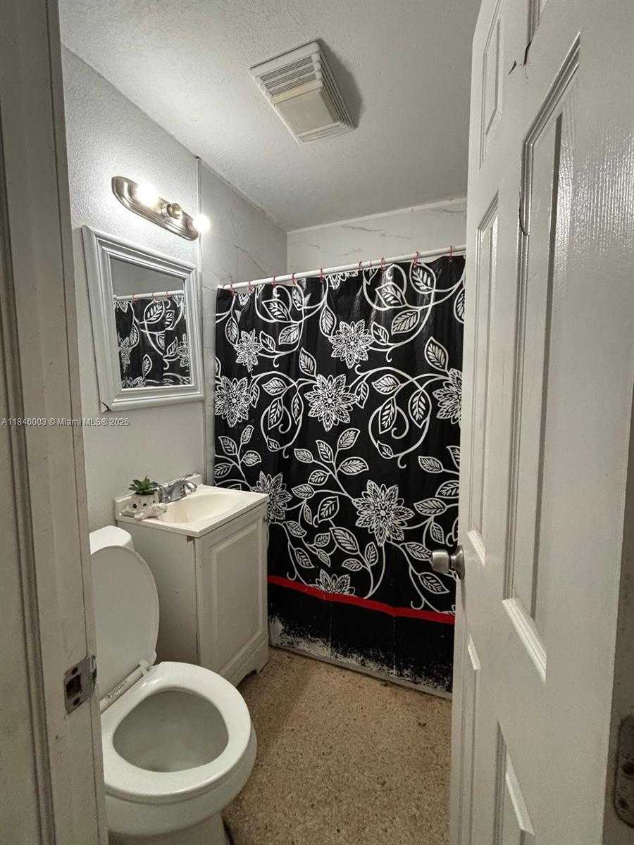 Small Image of 2840 SOUTH WEST 8TH ST, Fort Lauderdale Number 28