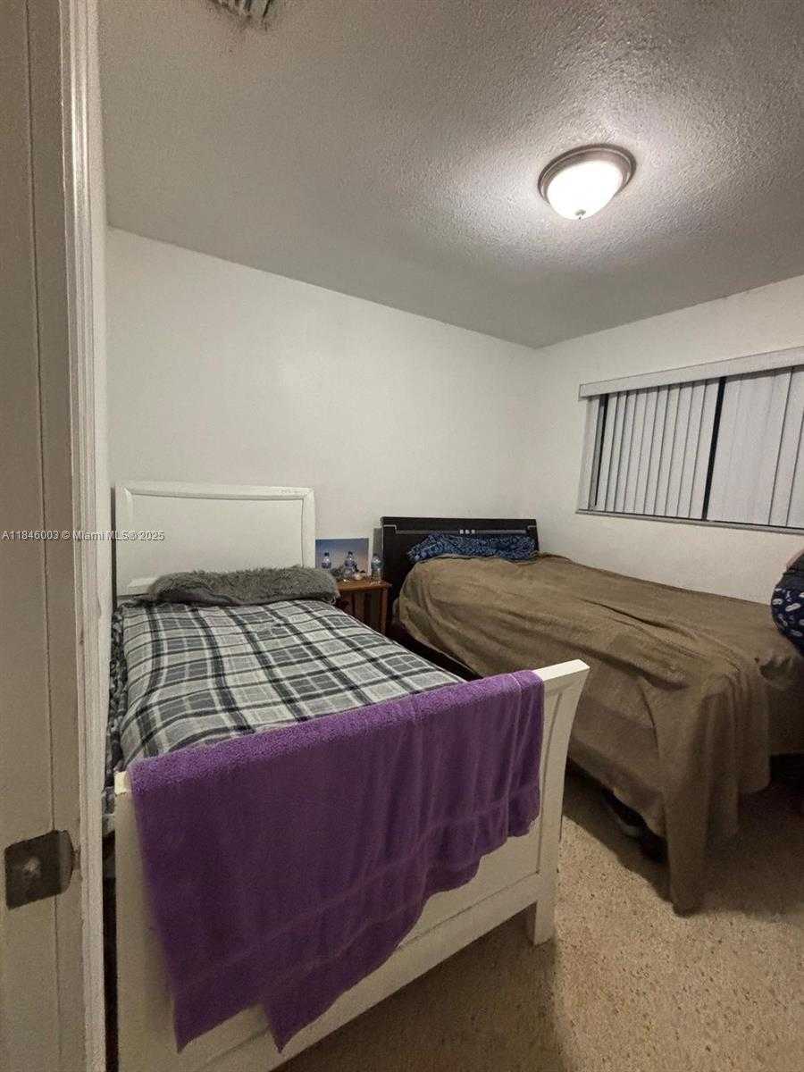 Small Image of 2840 SOUTH WEST 8TH ST, Fort Lauderdale Number 29