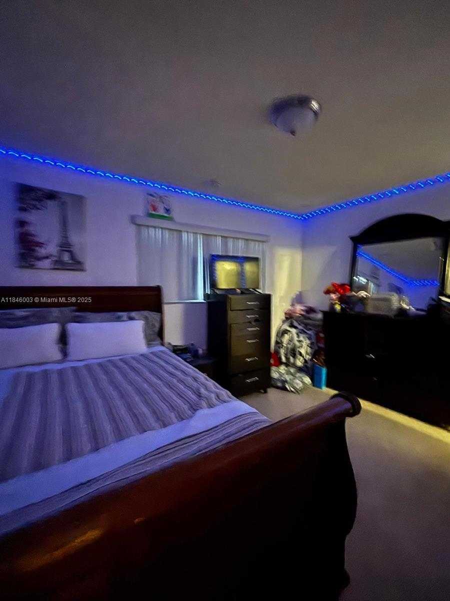 Small Image of 2840 SOUTH WEST 8TH ST, Fort Lauderdale Number 30