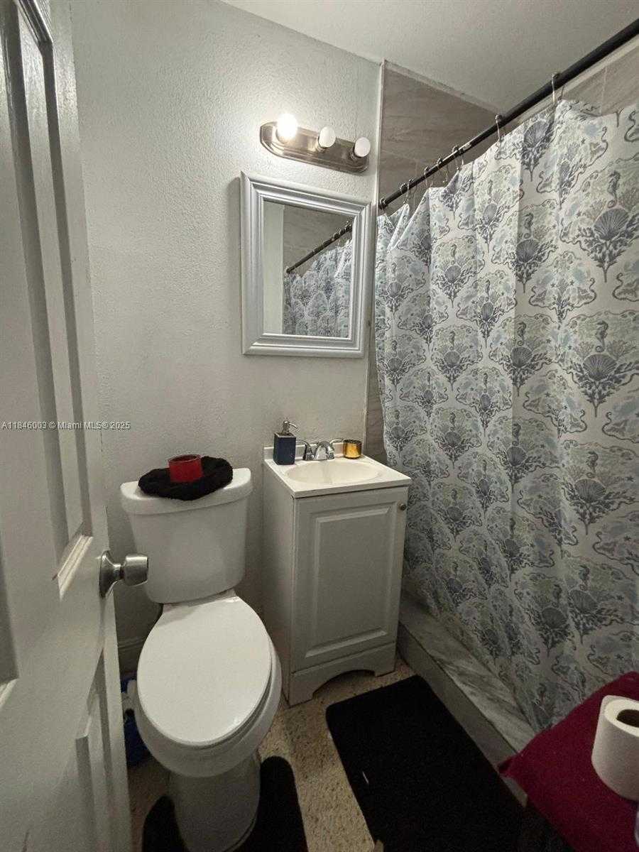 Small Image of 2840 SOUTH WEST 8TH ST, Fort Lauderdale Number 31