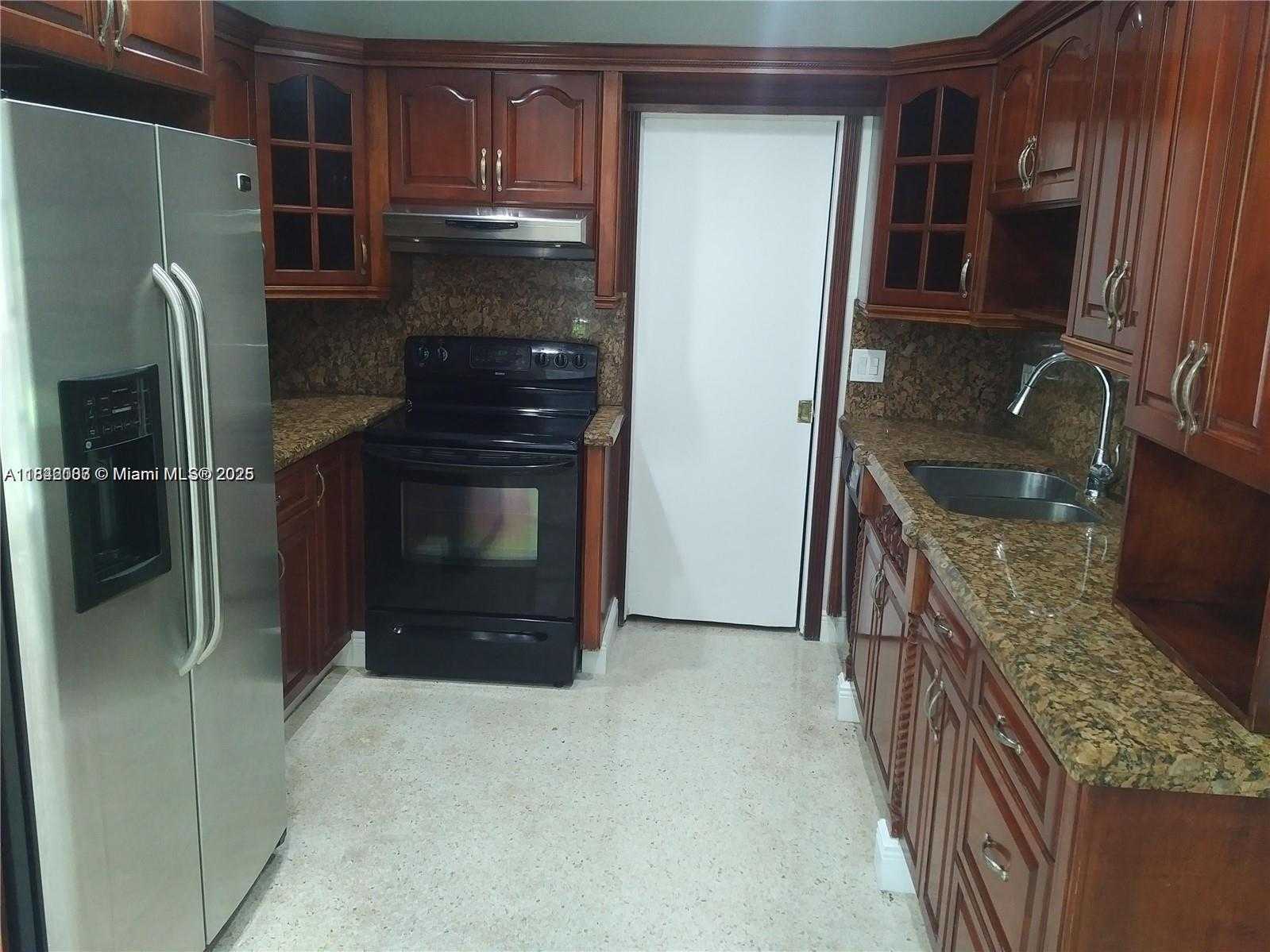Small Image of 2840 SOUTH WEST 8TH ST, Fort Lauderdale Number 4