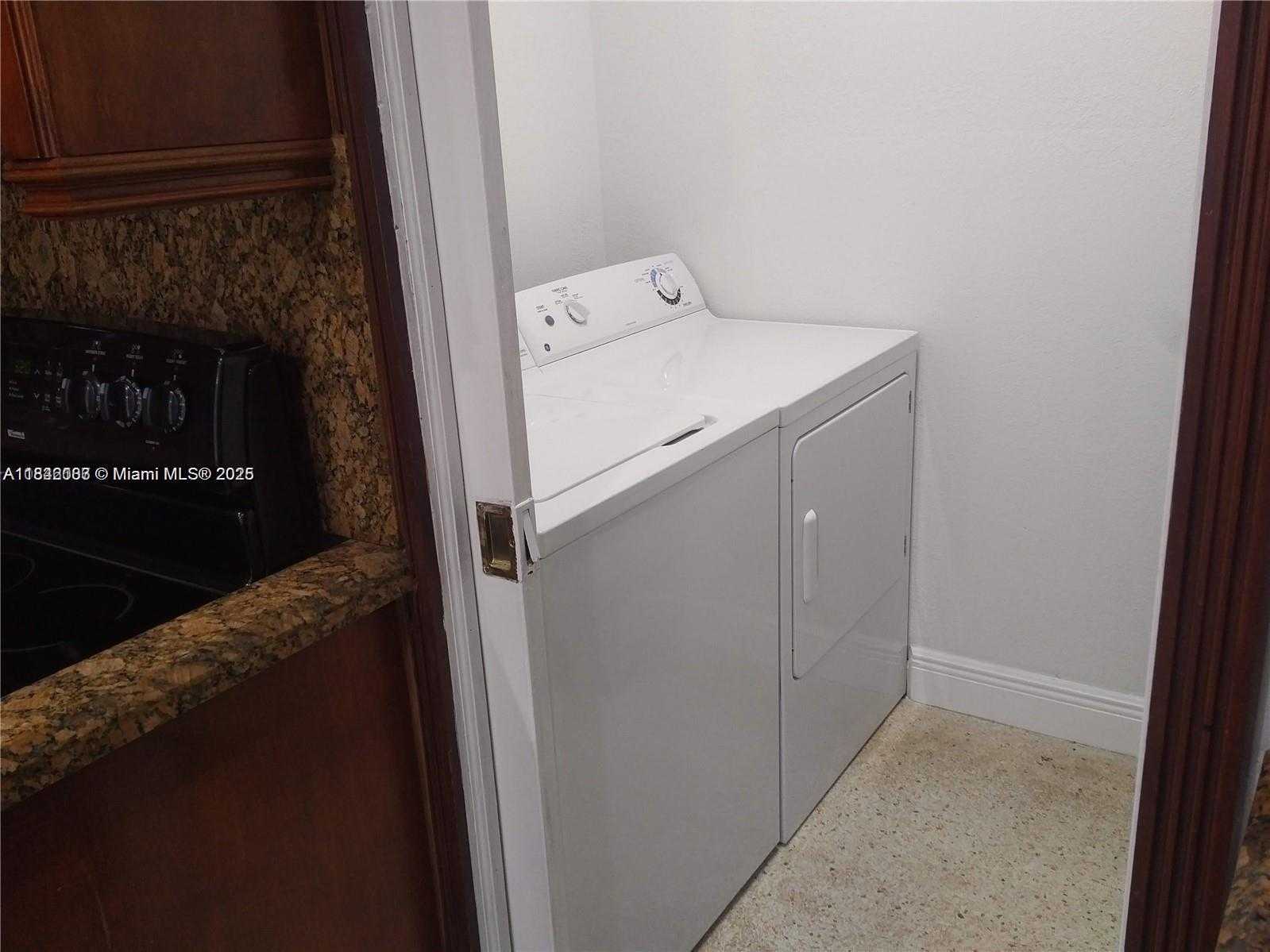 Small Image of 2840 SOUTH WEST 8TH ST, Fort Lauderdale Number 5