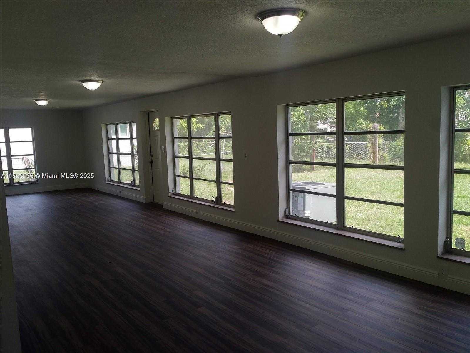 Small Image of 2840 SOUTH WEST 8TH ST, Fort Lauderdale Number 7