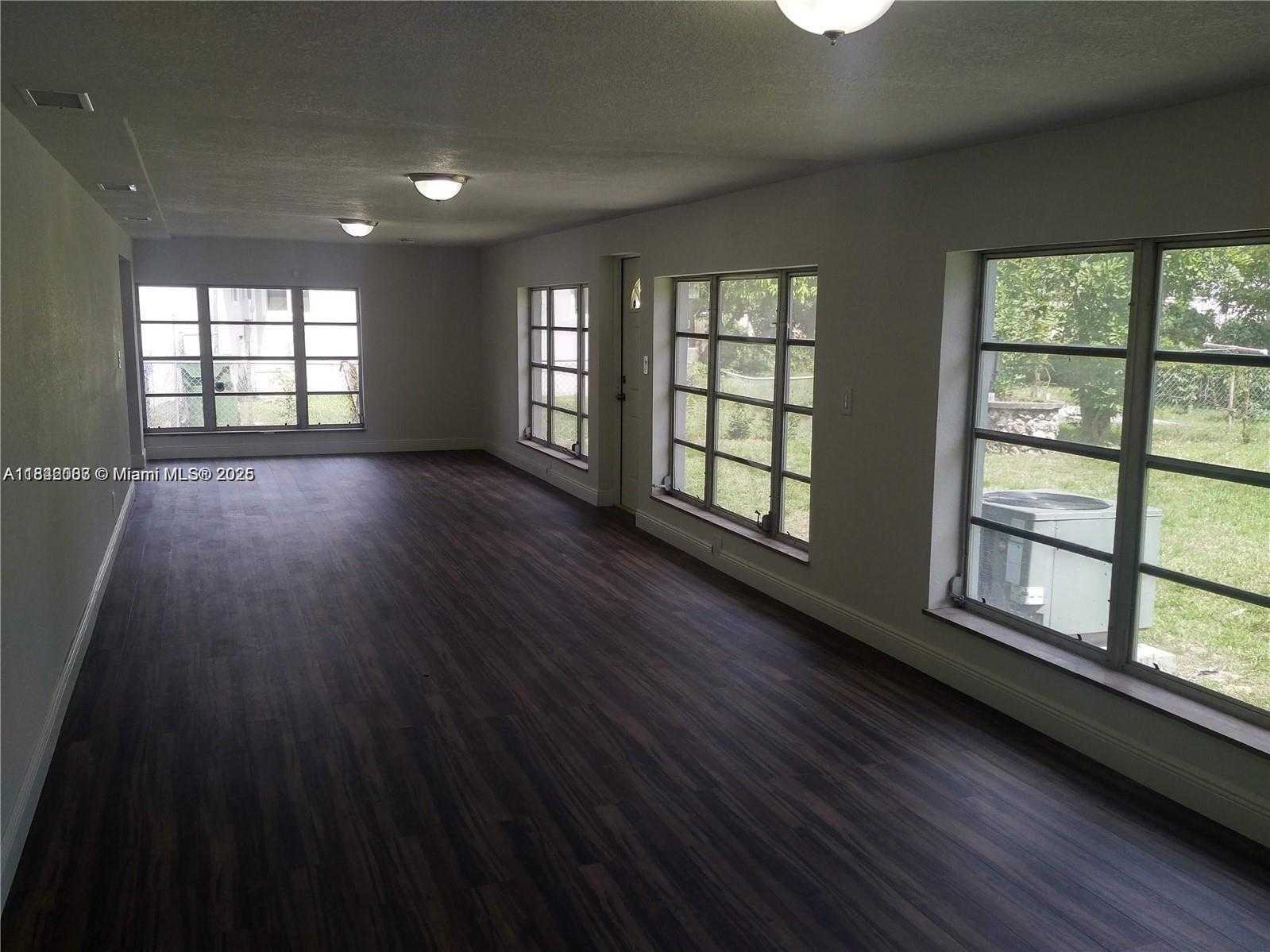 Small Image of 2840 SOUTH WEST 8TH ST, Fort Lauderdale Number 8