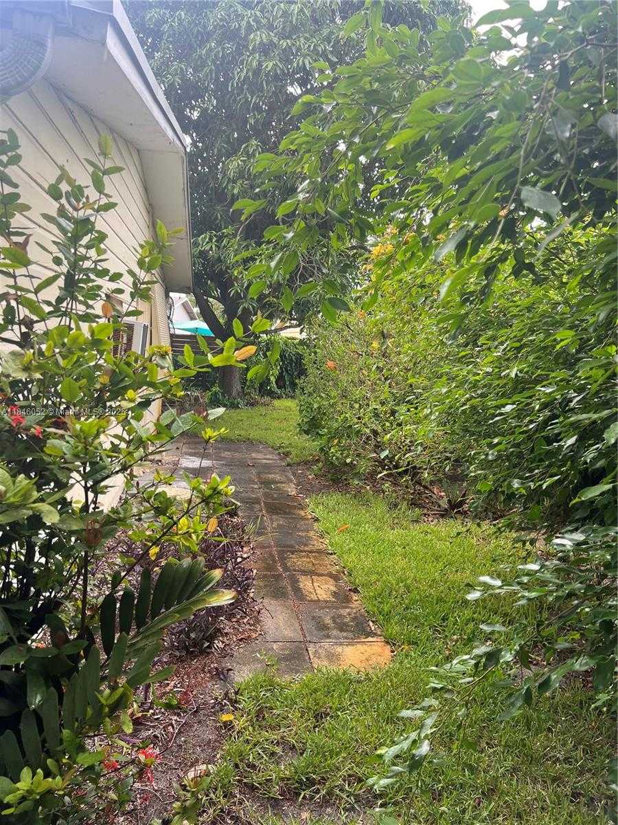 Small Image of 1612 NORTH EAST 29TH ST, Pompano Beach Number 14
