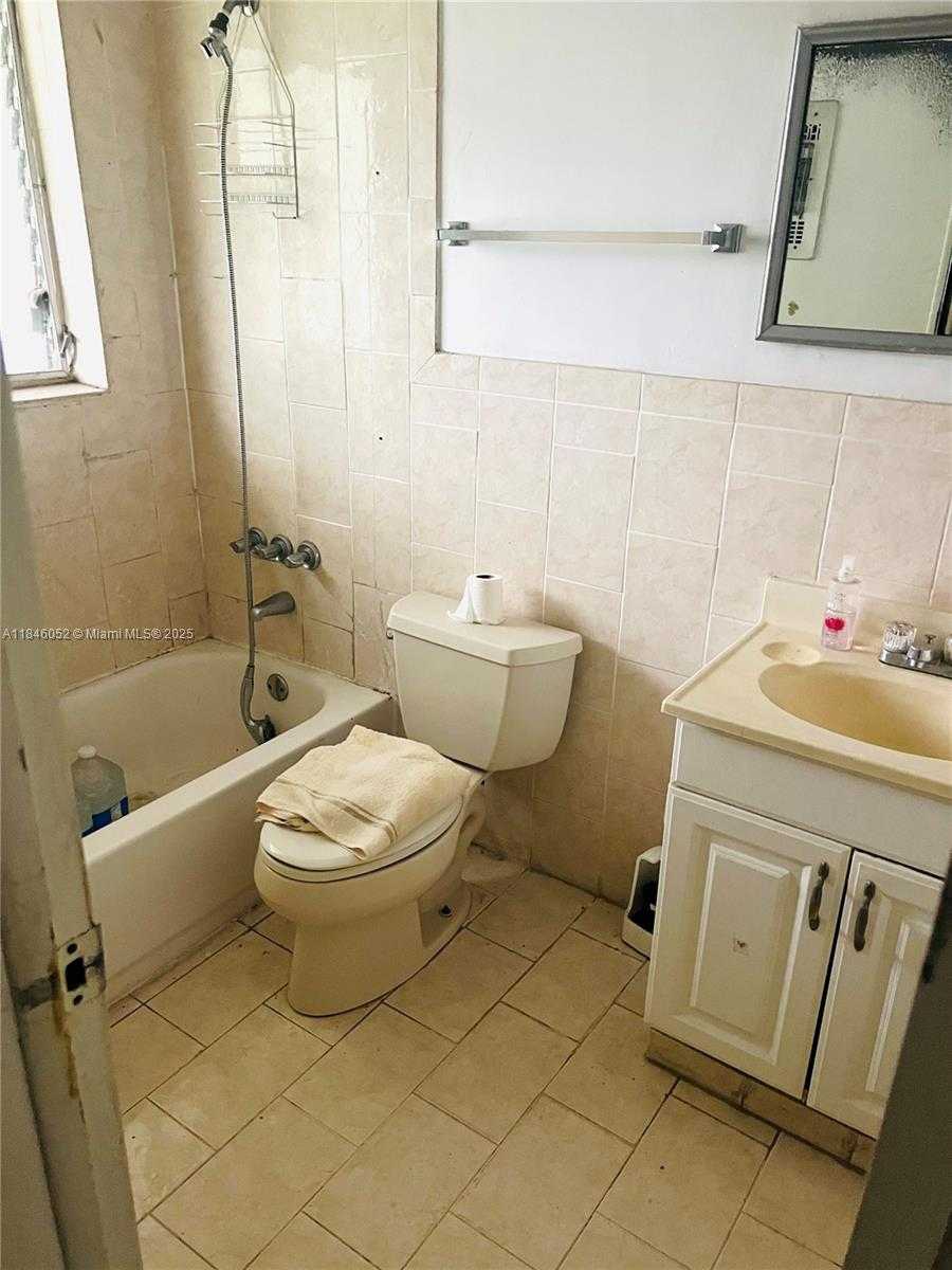 Small Image of 1612 NORTH EAST 29TH ST, Pompano Beach Number 9
