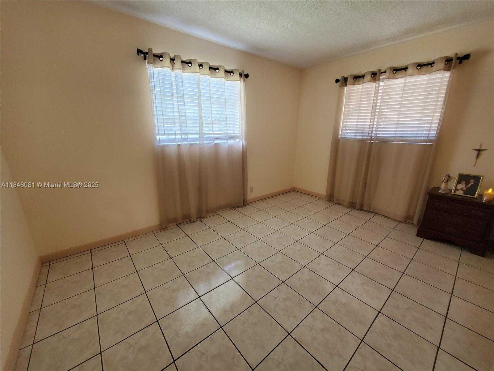 Small Image of 1300 NORTH WEST 174TH ST, Miami Gardens Number 12