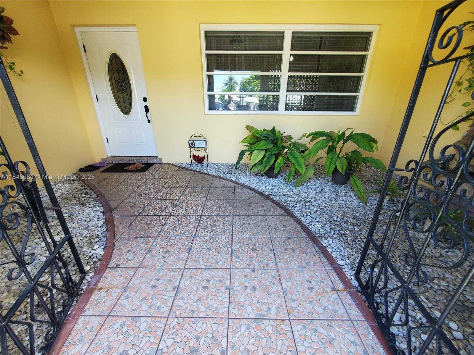 Small Image of 1300 NORTH WEST 174TH ST, Miami Gardens Number 2