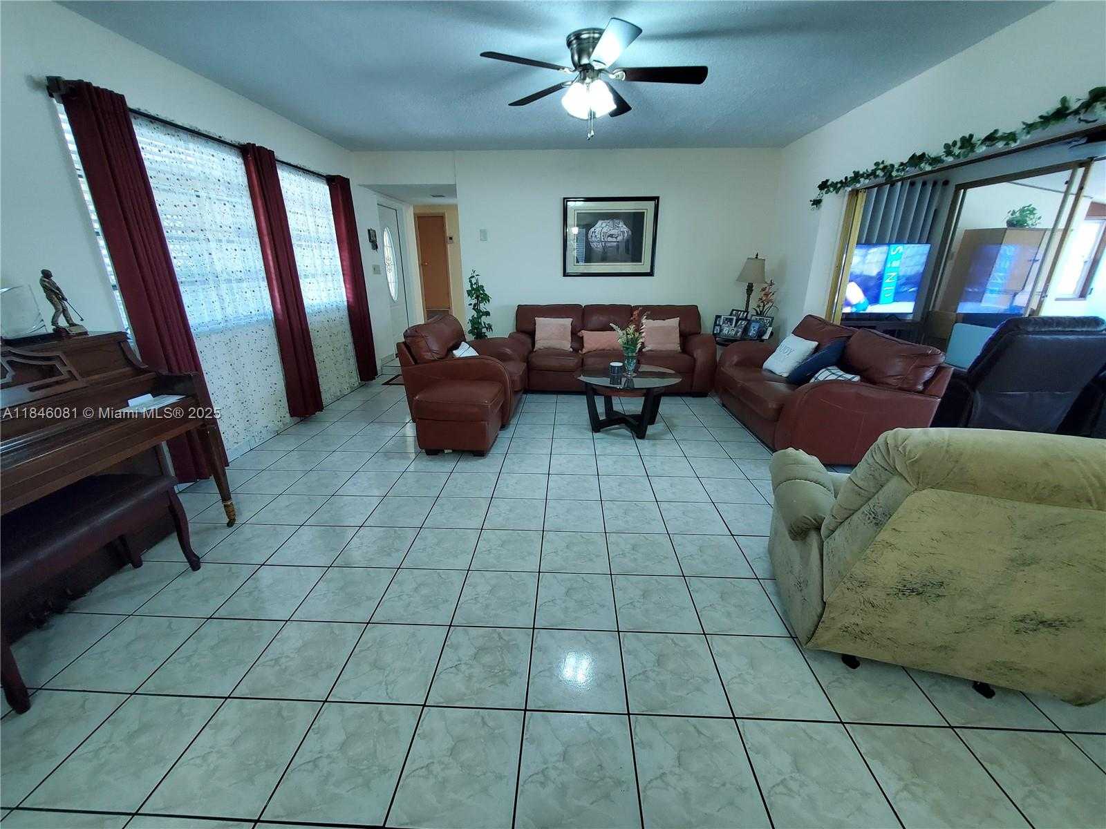 Small Image of 1300 NORTH WEST 174TH ST, Miami Gardens Number 5
