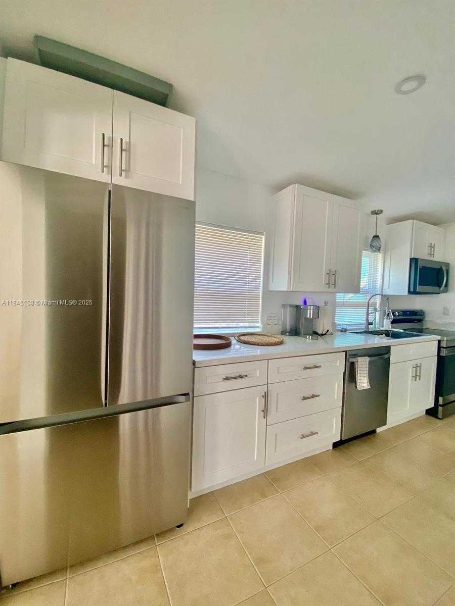 Small Image of 1420 SOUTH WEST 33RD CT, Fort Lauderdale Number 11