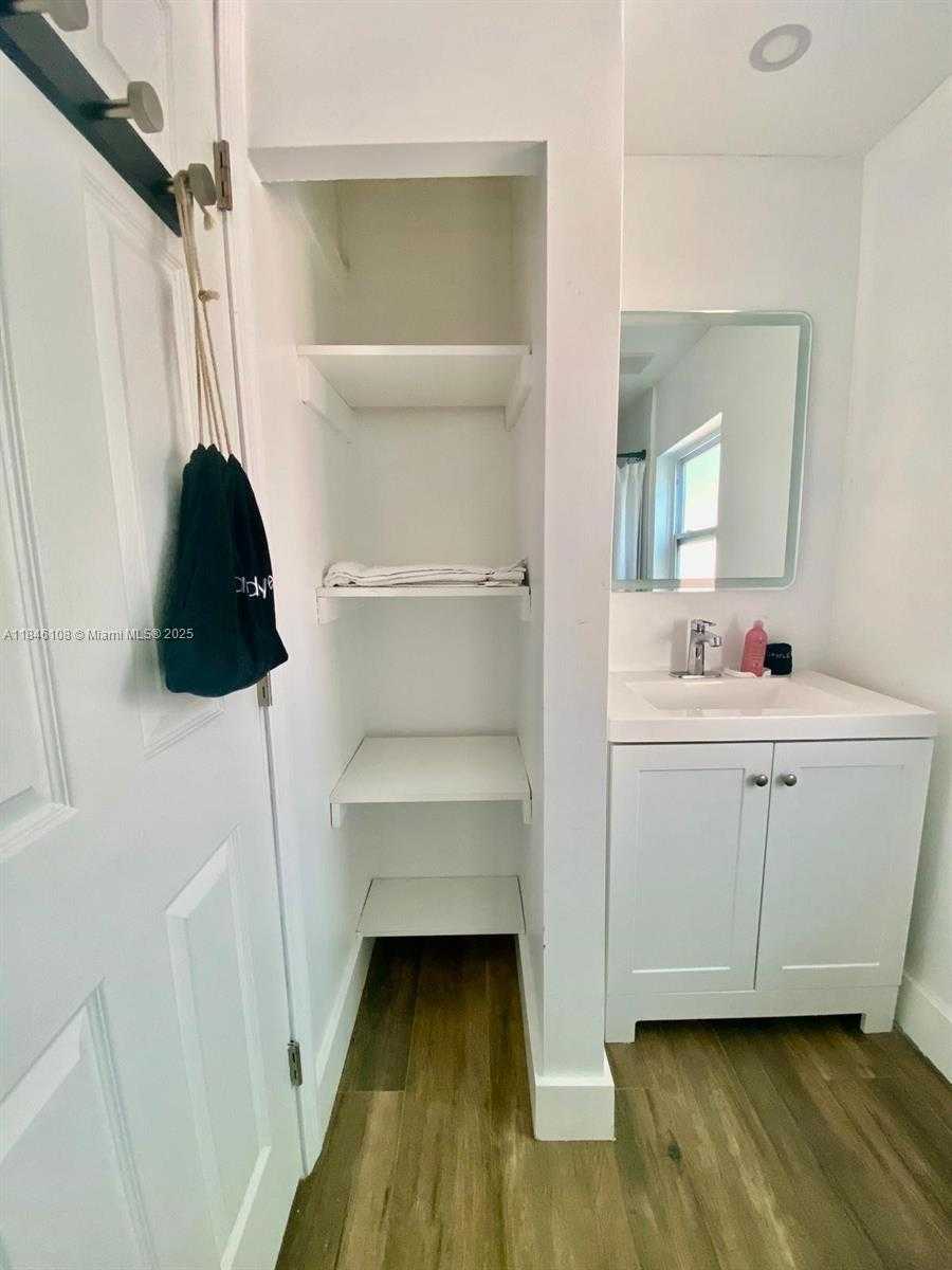 Small Image of 1420 SOUTH WEST 33RD CT, Fort Lauderdale Number 14