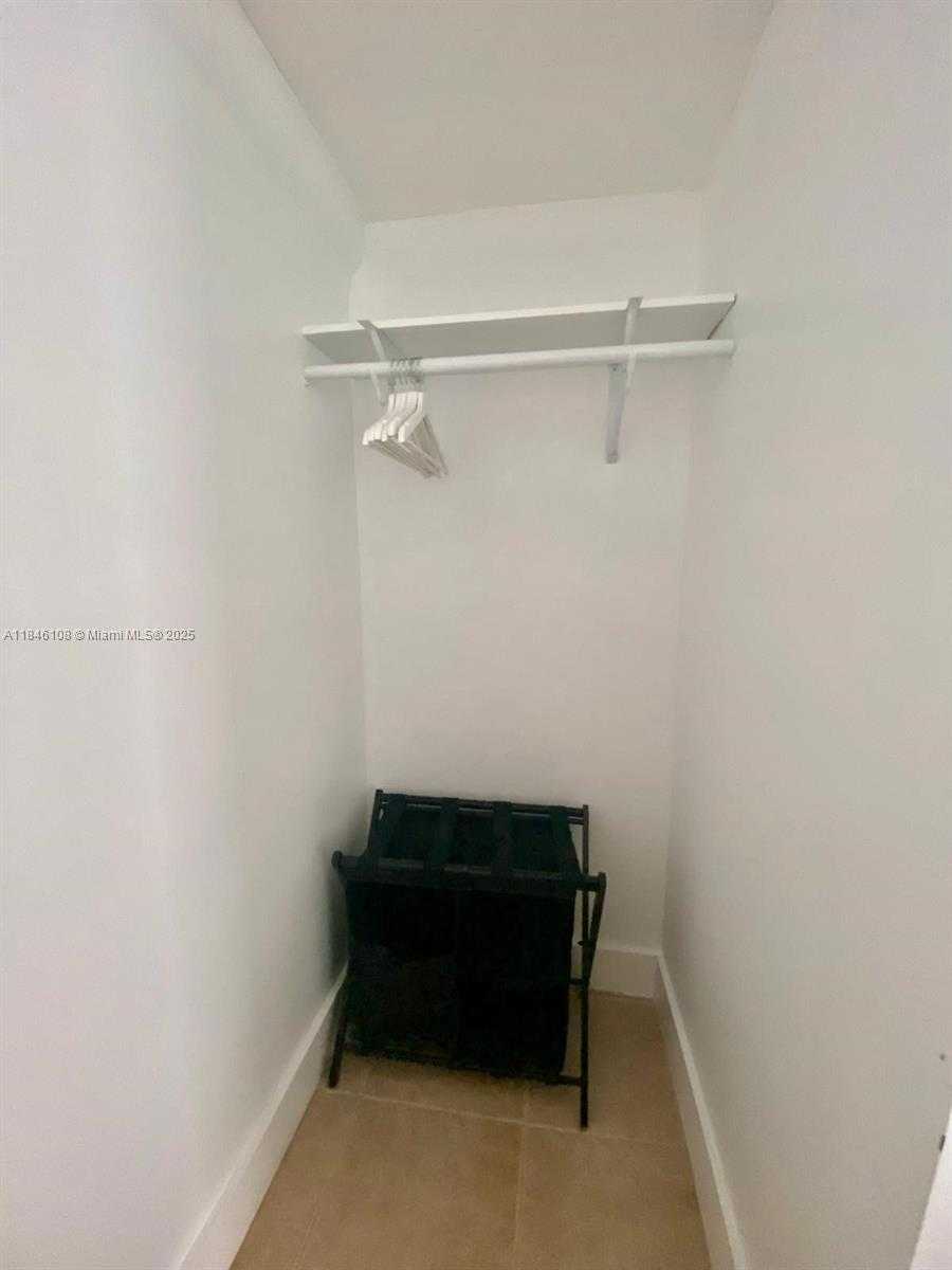 Small Image of 1420 SOUTH WEST 33RD CT, Fort Lauderdale Number 24