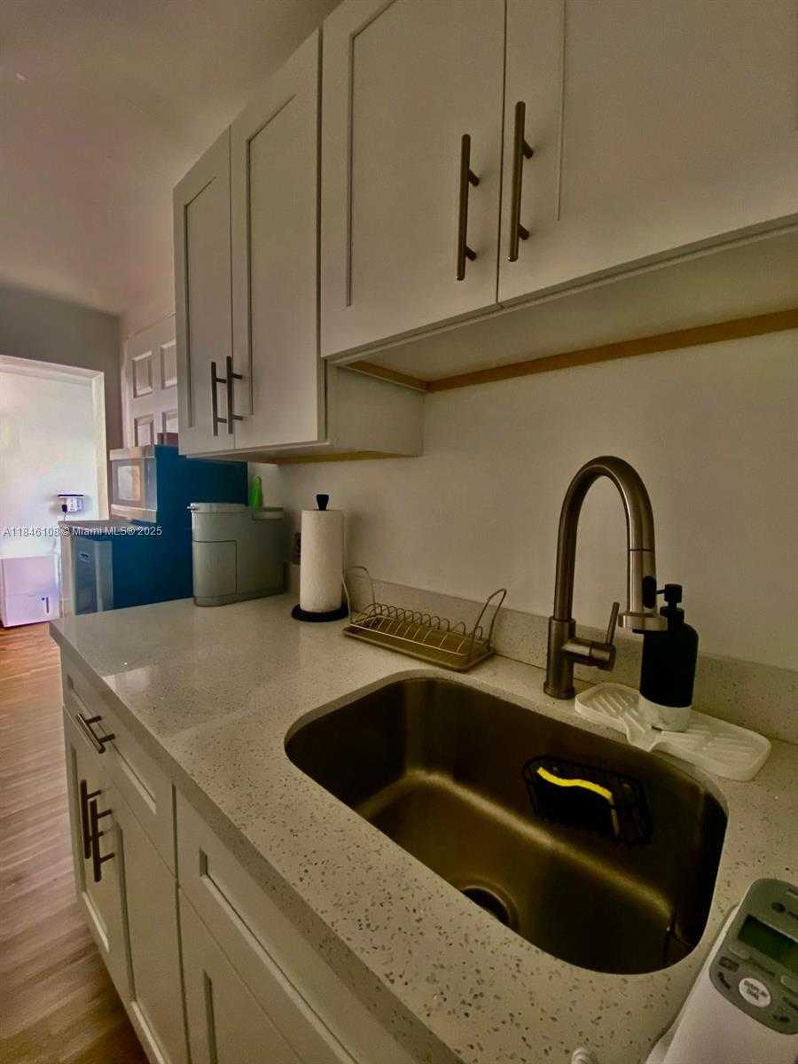 Small Image of 1420 SOUTH WEST 33RD CT, Fort Lauderdale Number 26