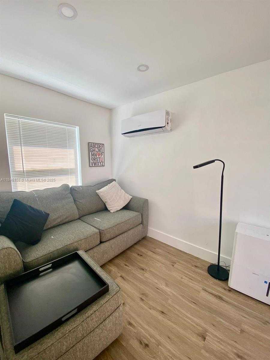 Small Image of 1420 SOUTH WEST 33RD CT, Fort Lauderdale Number 27