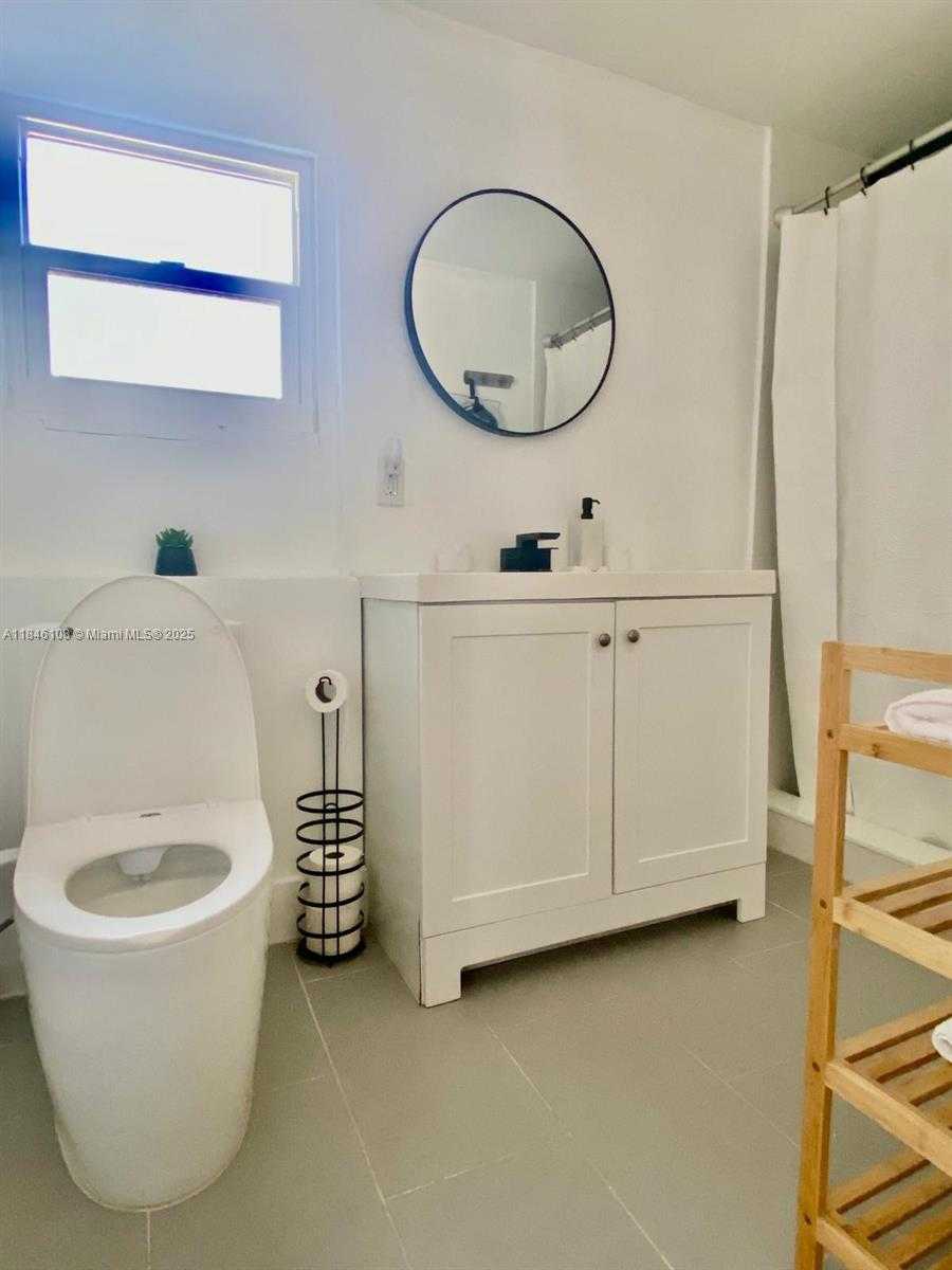 Small Image of 1420 SOUTH WEST 33RD CT, Fort Lauderdale Number 29