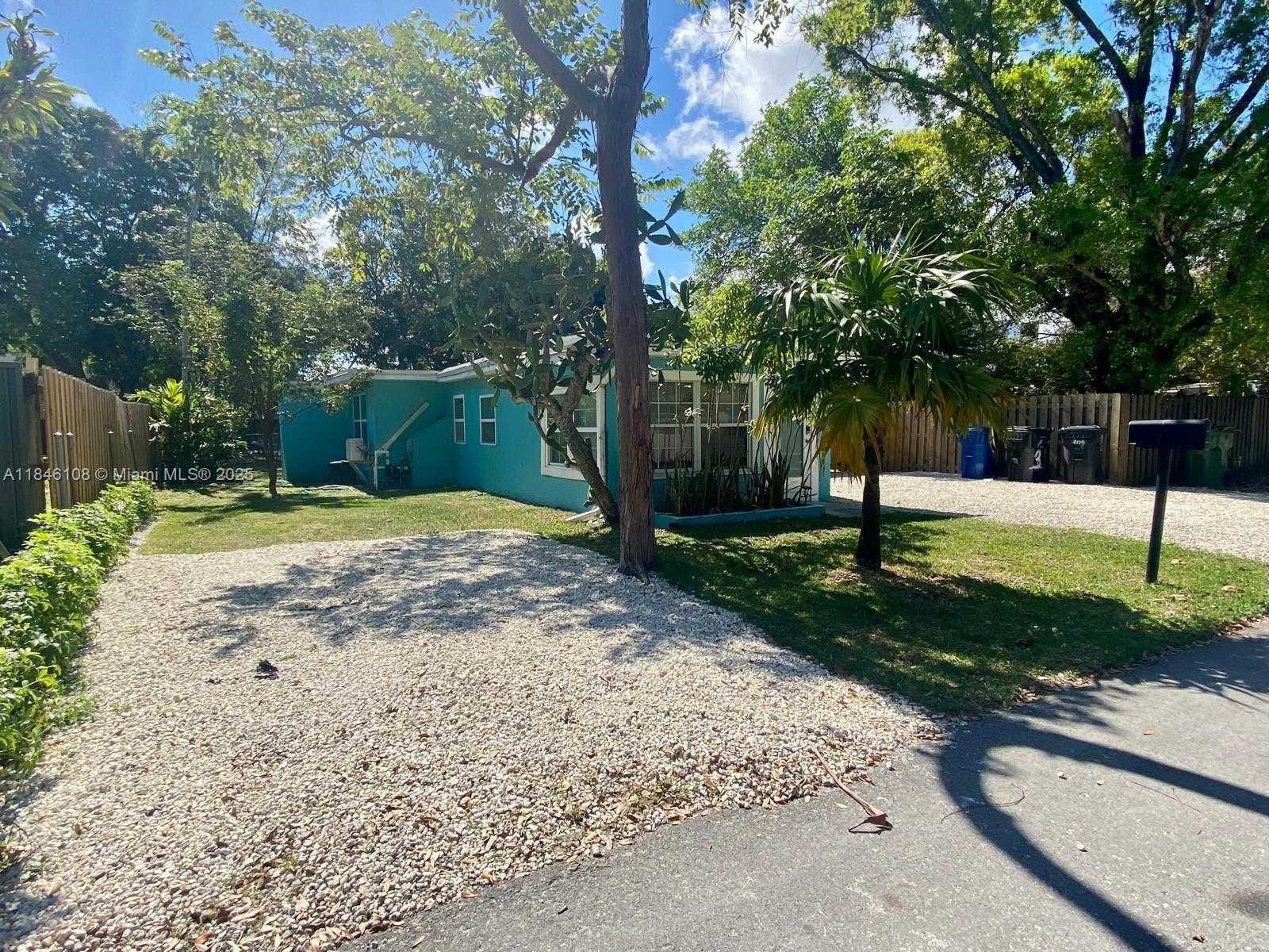 Small Image of 1420 SOUTH WEST 33RD CT, Fort Lauderdale Number 3